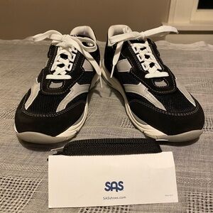 SAS “tour mesh lace up sneaker”. Black suede & silver. Size 7. Comfort